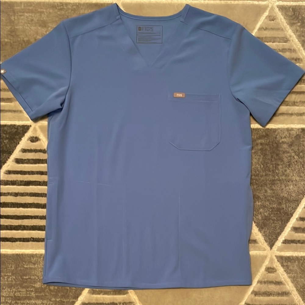 Figs Ceil Blue Short Sleeve 3 pocket scrub top.